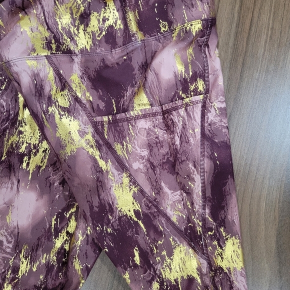 TAHARI SPORT Women's Burgundy Gold Marble Leggings with Pockets Size 1X - Picture 6 of 10